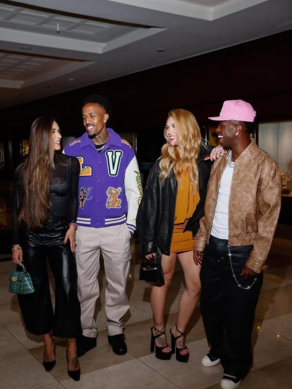 通盈配资 维尼修斯国家德比后带女友去度假，同行的还有米利唐夫妇